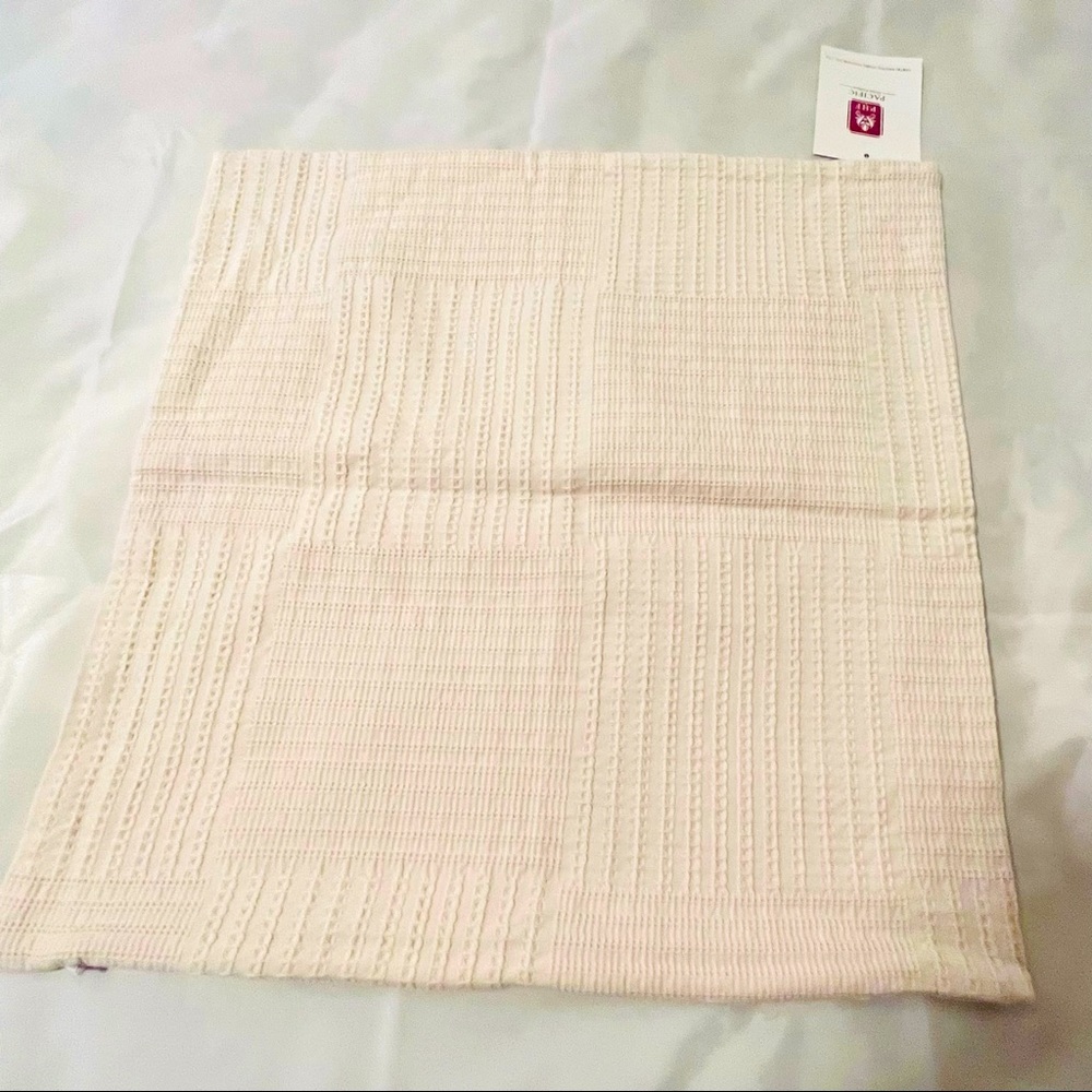 NWT 18” Square Cotton Waffle Weave Pillow Cover
